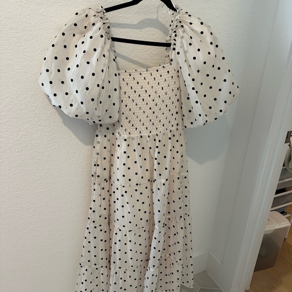 Elegant White Dress with Black Dots - SMALL - Picture 2 of 2